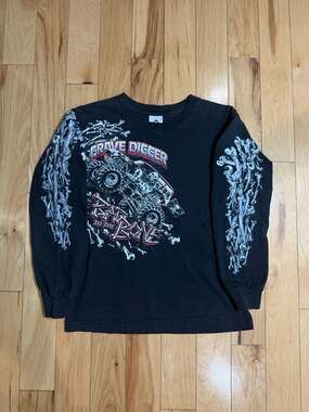 Vintage 00s Black Youth Grave Digger ‘Bad To The Bone’ Monster Truck Long Sleeve
